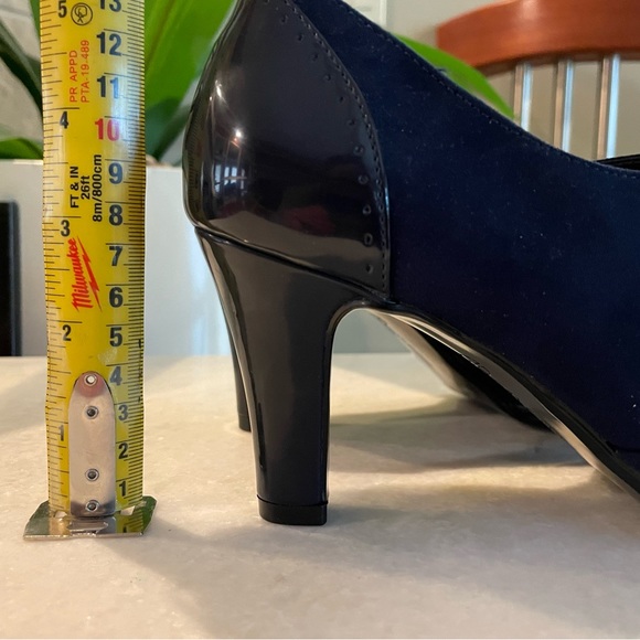 GIANI BERNINI | Navy Oxford Heels Sz 6.5 - Picture 5 of 5